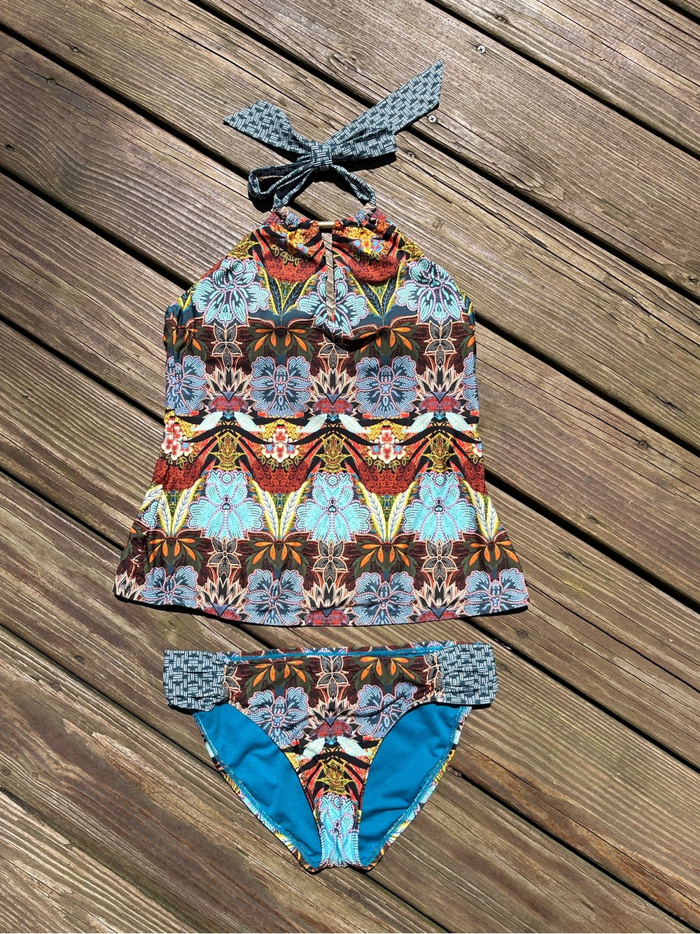 Kenneth Cole New York - “Tribe Vibe”  Halter Tankini 2-Piece Swimsuit - Size 4-6